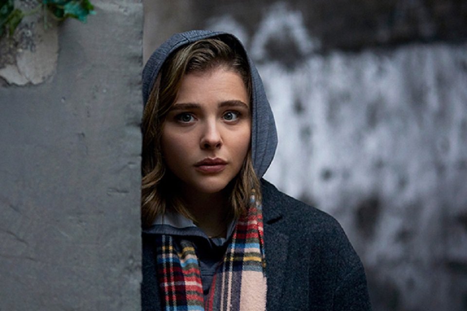 Mother/Android: Chloë Grace Moretz surge em primeiras imagens do filme -  TecMundo